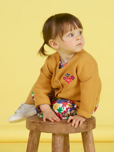 Cárdigan de color mostaza con bordado para bebé niña MIMIXCAR / 21WG09J1CARB106