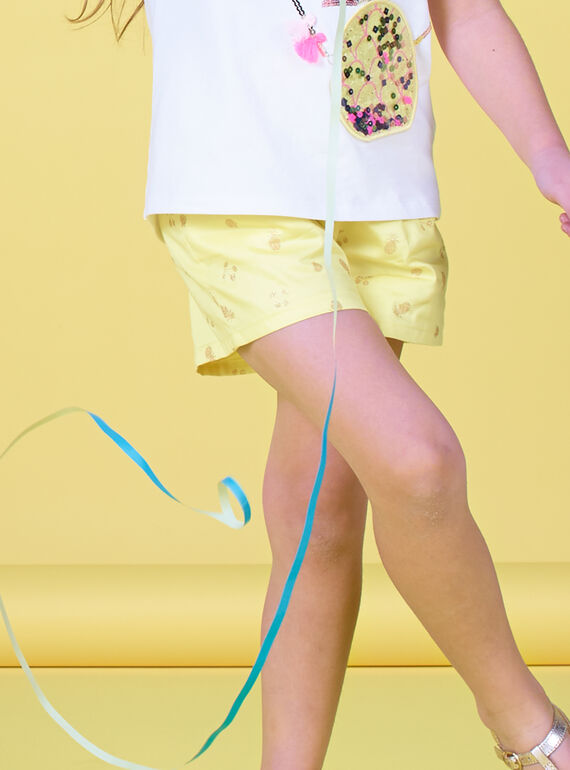 Short amarillo con estampado de frutas y brillo LAJAUSHORT / 21S901O1SHO116