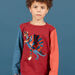 Camiseta de color rojo y azul marino para niño